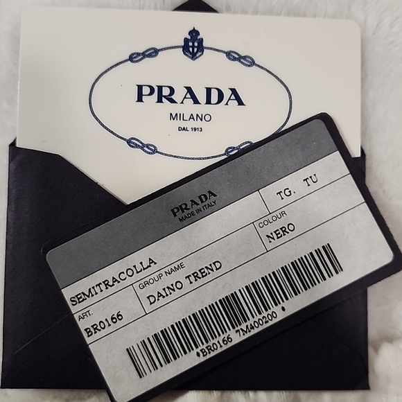 PRADA - Picture 2 of 5